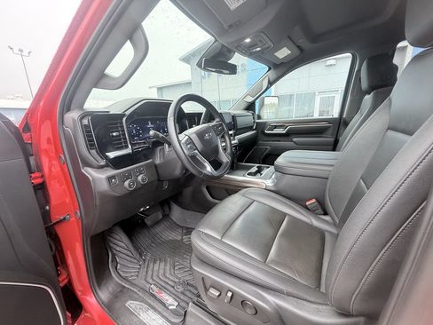Used 2025 Chevrolet Silverado 2500 LT w/ Trail Boss Package AWD/4WD image 9