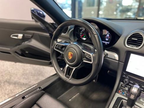 Used 2018 Porsche 718 Boxster S image 25