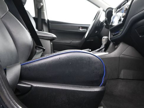 Used 2017 Toyota Corolla XSE image 13