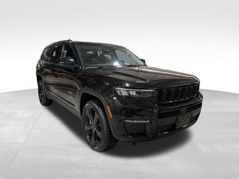 Used 2023 Jeep Grand Cherokee L Limited w/ Black Appearance Package image 8