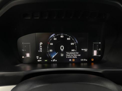 Used 2018 Volvo XC90 T5 Momentum w/ Convenience Package image 23