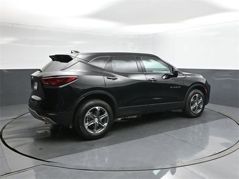 Used 2025 Chevrolet Blazer LT image 15