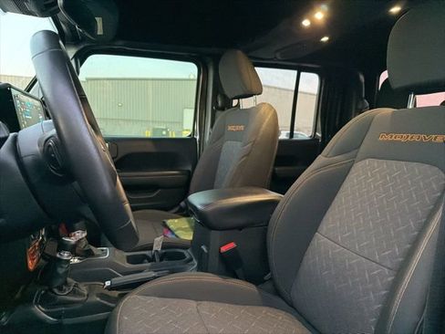 Used 2024 Jeep Gladiator Mojave w/ Convenience Group image 16