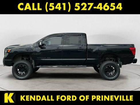 Used 2018 Nissan Titan SV w/ SV Convenience Package AWD/4WD image 8