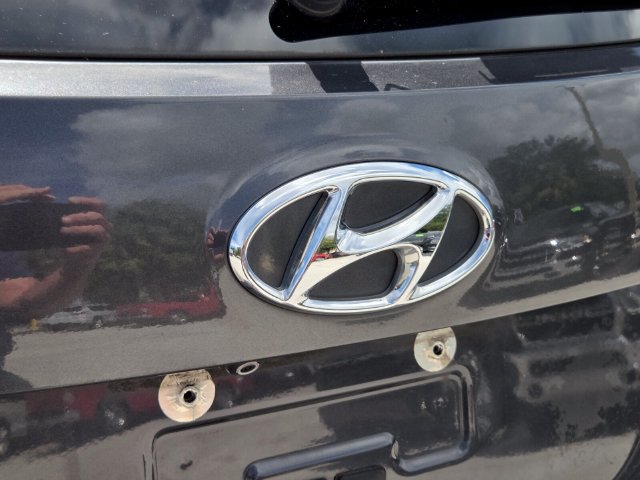 Used 2018 Hyundai Santa Fe Sport FWD image 11