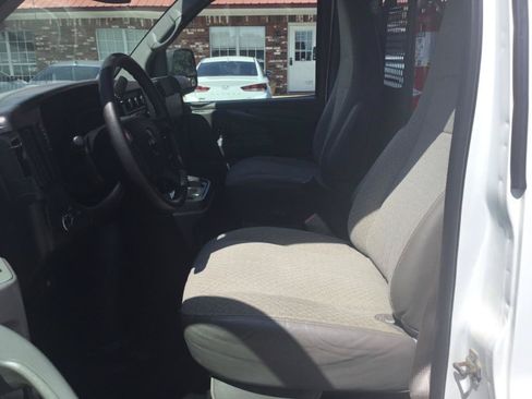 Used 2014 GMC Savana 2500 RWD image 24