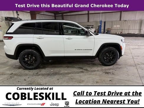 New 2026 Jeep Grand Cherokee Altitude AWD/4WD image 3