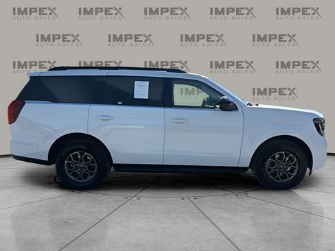 Used 2025 Ford Expedition Active AWD/4WD image 6