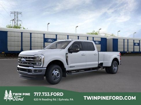New 2026 Ford F350 4x4 Crew Cab DRW Super Duty image 1