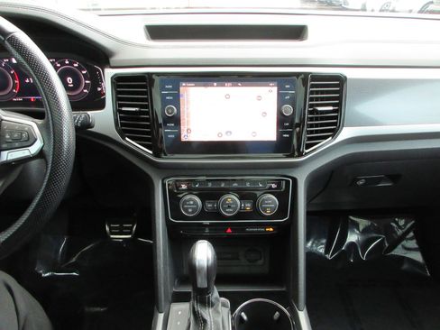 Used 2022 Volkswagen Atlas Cross Sport SEL Premium R-Line image 43