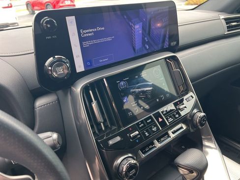Used 2023 Lexus LX 600 F Sport w/ Accessory Package (Z1) AWD/4WD image 16