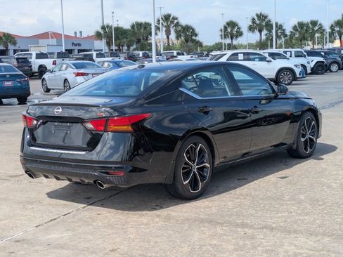 Used 2023 Nissan Altima 2.5 SR w/ SR Premium Package image 5