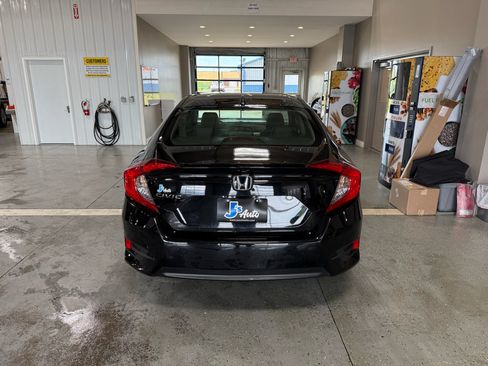 Used 2018 Honda Civic EX-L image 6