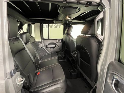 Used 2020 Jeep Wrangler Unlimited Sport image 18