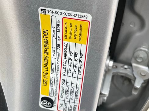 Used 2019 Chevrolet Suburban LS w/ All-Season Package image 27