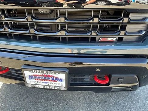 Used 2025 Chevrolet Silverado 1500 LT Trail Boss w/ LT Trail Boss Premium Package AWD/4WD image 8