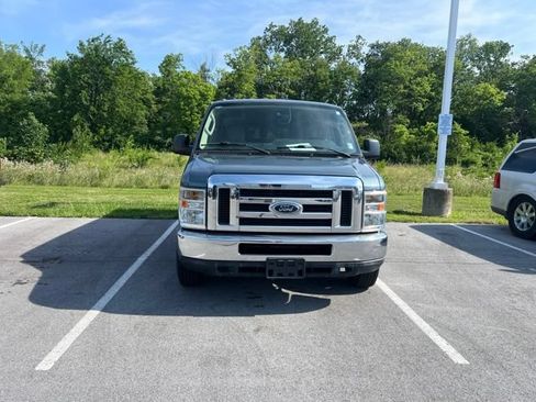 Used 2011 Ford E-150 and Econoline 150 Wagon w/ XLT Premium Pkg RWD image 5