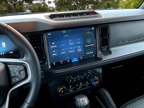 New 2025 Ford Bronco Badlands image 7