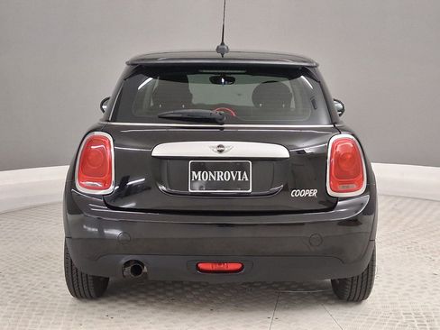 Used 2014 MINI Cooper 2-Door Hardtop FWD image 8