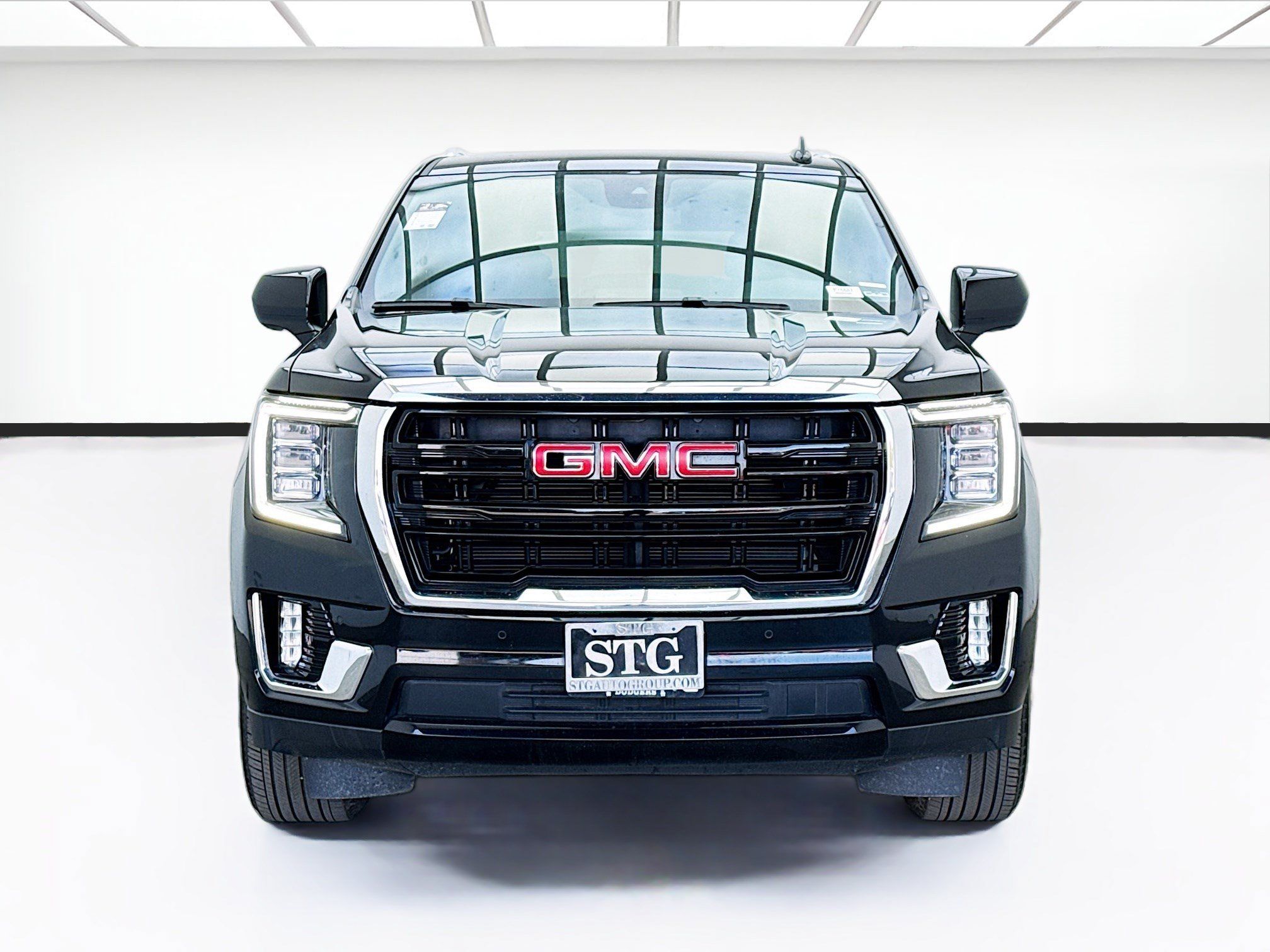 Used 2024 GMC Yukon SLE w/ Max Trailering Package AWD/4WD image 2
