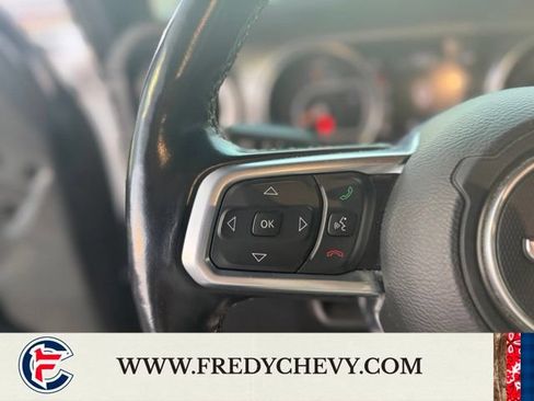 Used 2020 Jeep Gladiator Overland AWD/4WD image 18