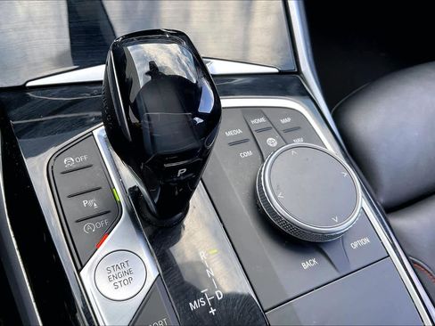 Used 2019 BMW 330i Sedan w/ Premium Package image 32