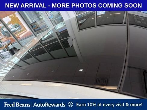 Used 2024 Volkswagen Jetta SE w/ Panoramic Sunroof Package FWD image 5