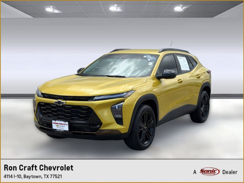 Used 2025 Chevrolet Trax ACTIV w/ Driver Confidence Package FWD image 1