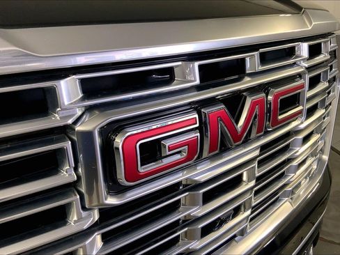 Used 2025 GMC Yukon Denali AWD/4WD image 29