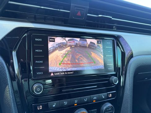 Used 2021 Volkswagen Passat 2.0T SE image 28