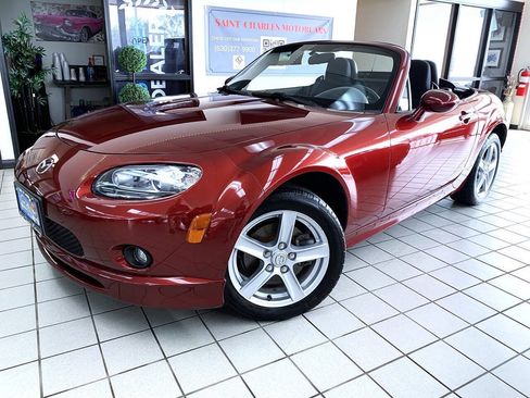 Used 2006 MAZDA MX-5 Miata Touring w/ Appearance Pkg RWD image 2