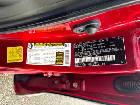 Used 2022 Toyota Highlander XLE image 22