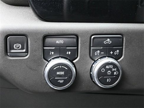 Used 2025 GMC Sierra 1500 Elevation image 8