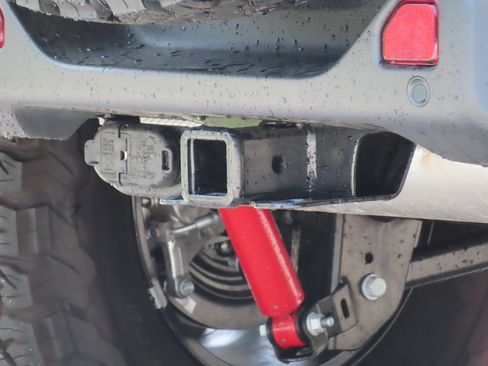 Used 2024 Jeep Wrangler Unlimited Rubicon w/ Technology Group AWD/4WD image 13