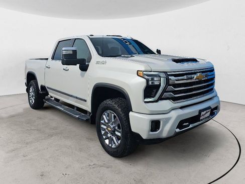 Used 2024 Chevrolet Silverado 2500 High Country w/ High Country Premium Package AWD/4WD image 1