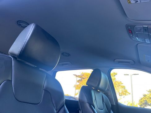 Used 2023 Kia Telluride LX image 17