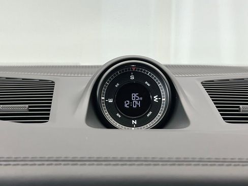 Used 2024 Porsche Cayenne Turbo image 12