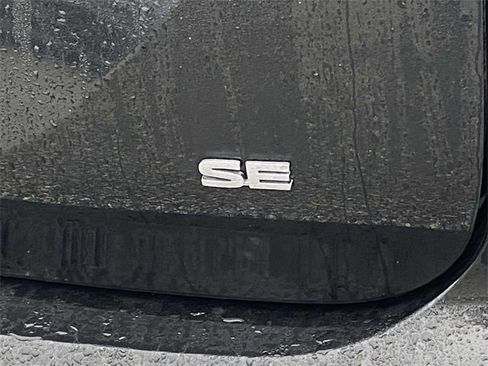 Used 2024 Mitsubishi Outlander SE image 11