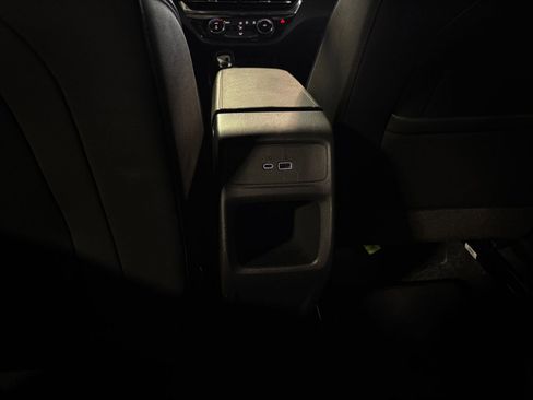 Used 2025 Buick Envista Sport Touring image 23