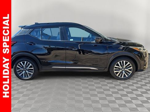 Used 2021 Nissan Kicks SR w/ SR Premium Package image 2