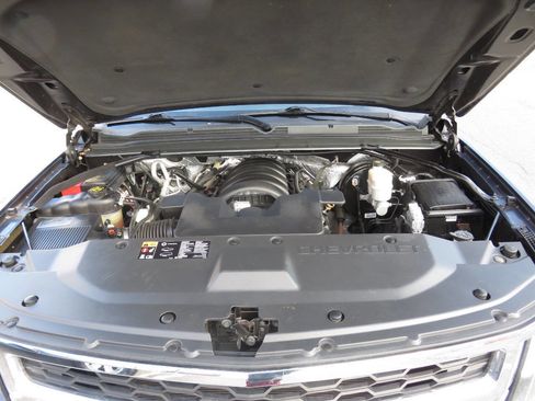 Used 2015 Chevrolet Suburban LT image 38