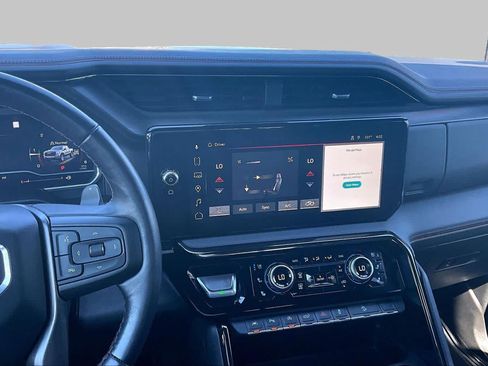 Used 2023 GMC Sierra 1500 AT4 w/ AT4 Premium Package AWD/4WD image 6