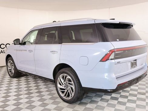 New 2025 Lincoln Navigator Reserve AWD/4WD image 24