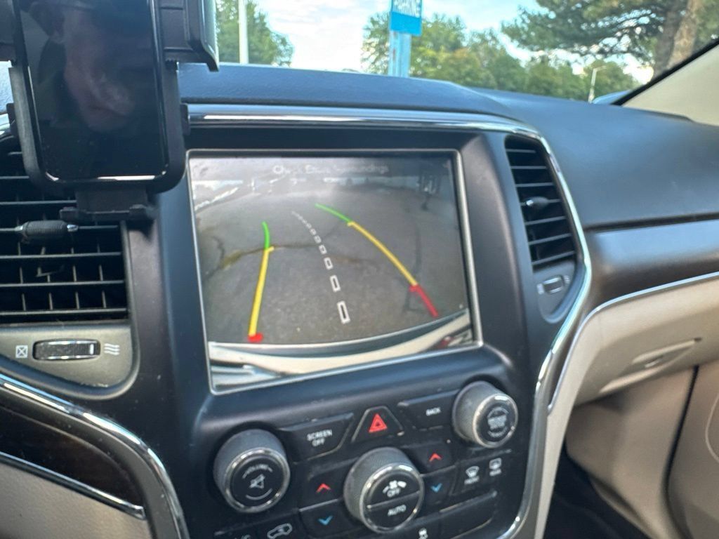 Used 2014 Jeep Grand Cherokee Limited w/ Trailer Tow Group IV AWD/4WD image 6