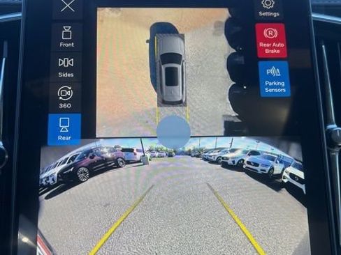 New 2026 Volvo XC90 B6 Plus w/ Protection Package Premier image 16