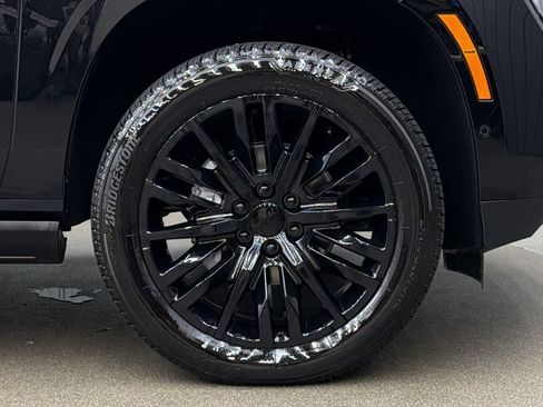 Used 2026 GMC Yukon XL Denali w/ Sun & Power Step Package AWD/4WD image 9