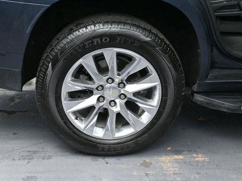 Used 2021 Chevrolet Tahoe Premier w/ Premium Package image 41