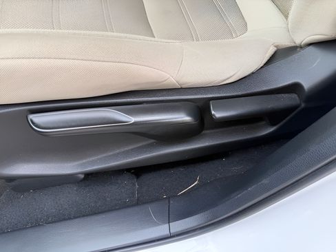 Certified 2021 Honda CR-V LX image 10