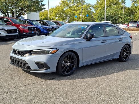 Used 2024 Honda Civic Sport image 3