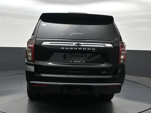 Used 2021 Chevrolet Suburban LT RWD image 4